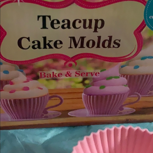 New in box adorable Teacup Cake Molds bake/eat - Picture 3 of 3
